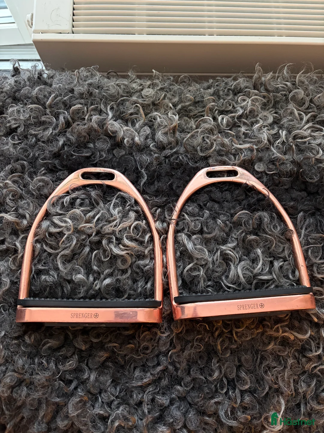 Stigbyglar hästutrustning till salu: Sprenger stigbyglar roseguld💎 - Annons 2