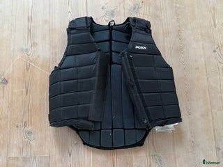 Säkerhetsvästar ryttarutrustning till salu: Fin säkerhetsväst! i Höllviken - Annons 3