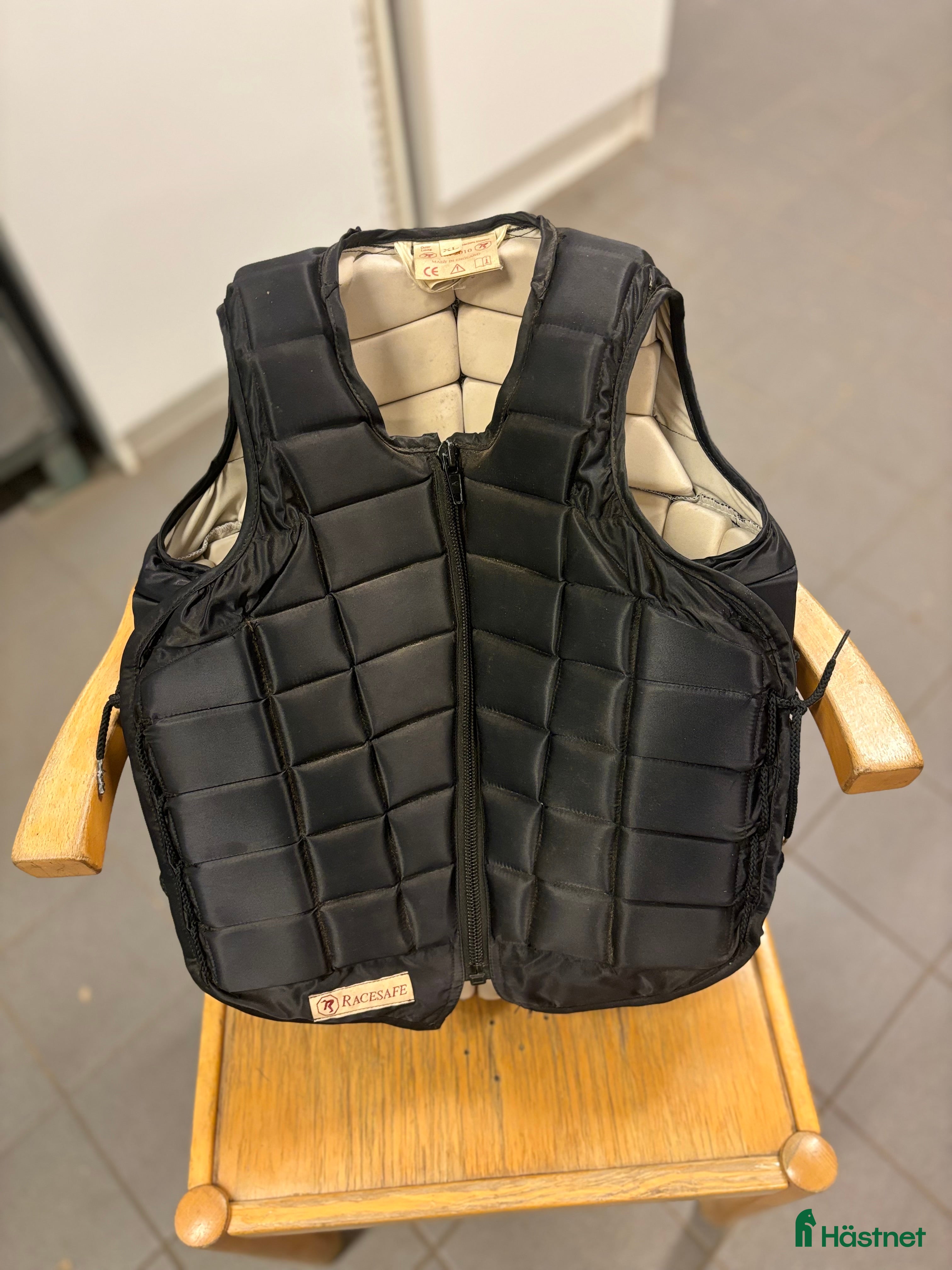 Säkerhetsvästar ryttarutrustning till salu: Racesafe säkerhetsväst i Ronneby - Annons 22