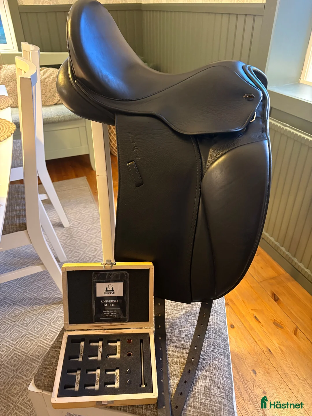 Sadlar hästutrustning till salu: Santa Cruz Arthur Deluxe UG+ komplett gulletlåda - Annons 1