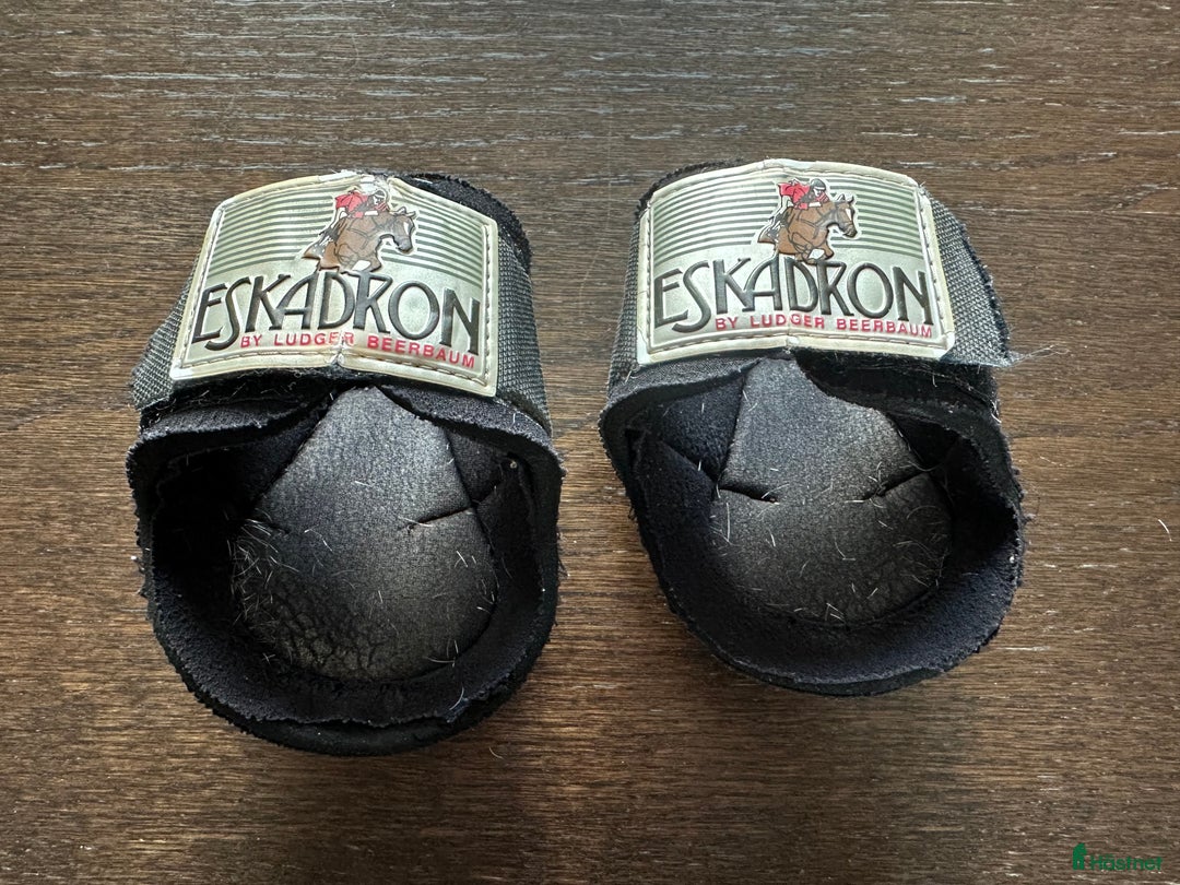 Benskydd hästutrustning till salu: Eskadron skydd i Söderköping - Annons 2