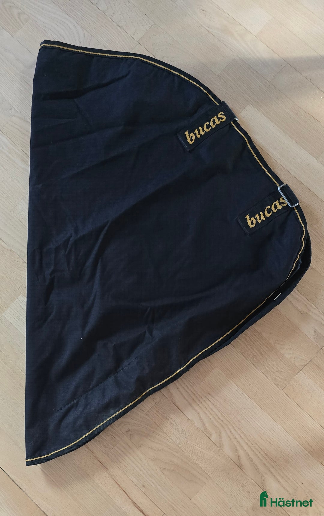 Övrig Hästutrustning hästutrustning till salu: Svart fodrad hals i Ekerö - Annons 1