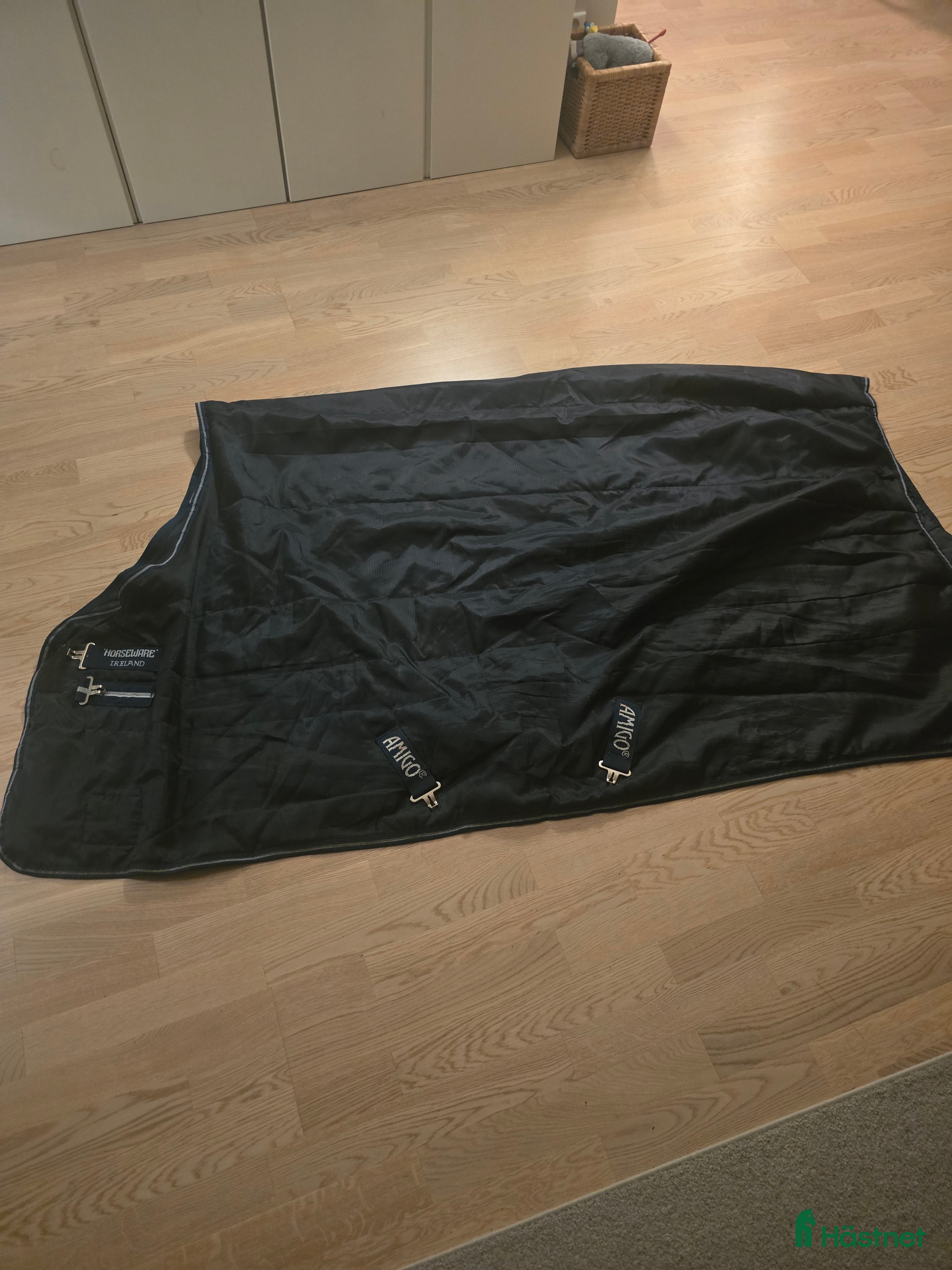 Täcken hästutrustning till salu: Stalltäcke 100g i Gävle - Annons 20