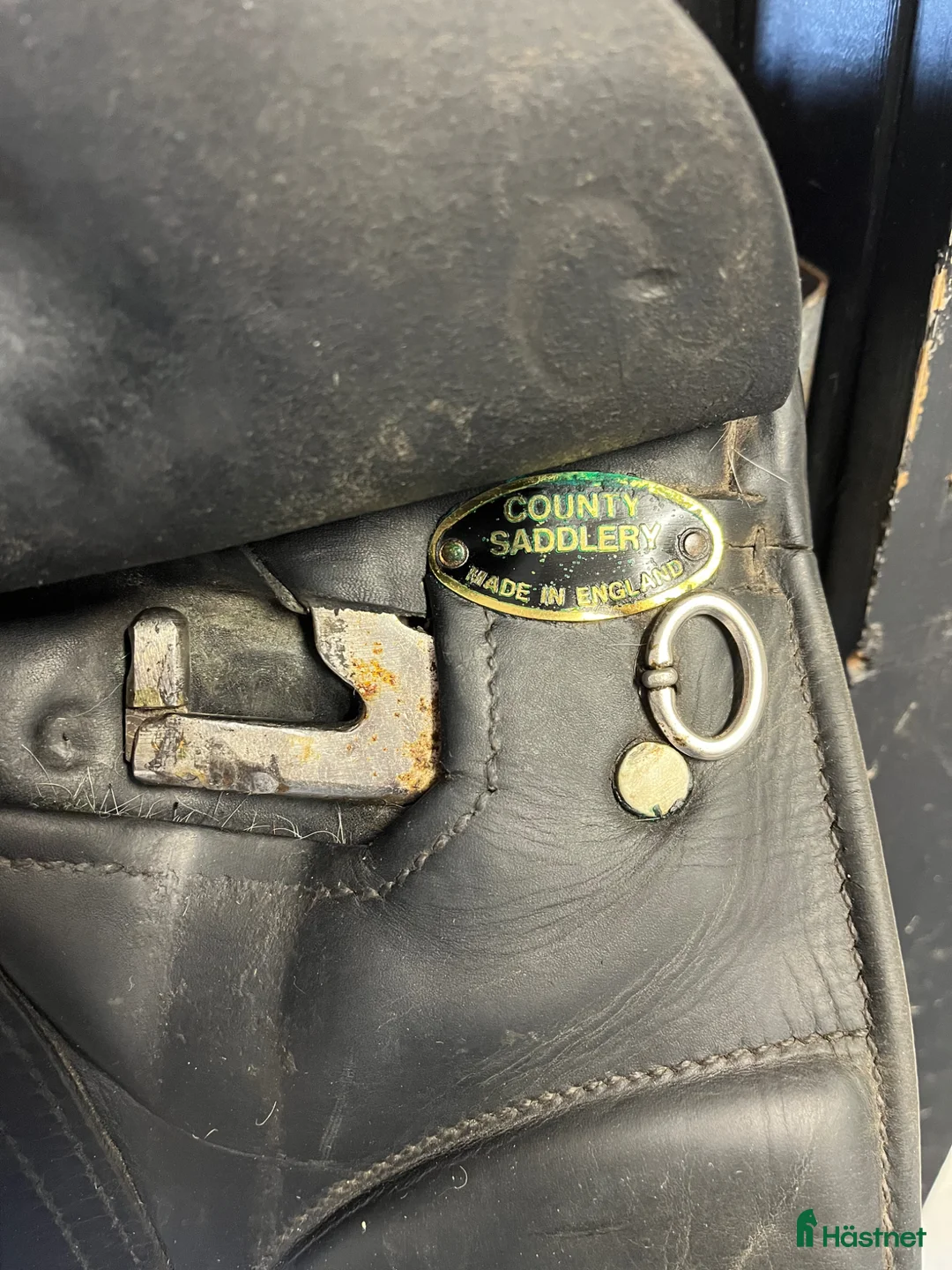 Sadlar hästutrustning till salu: Väldigt billig dressyrsadel.  - Annons 2