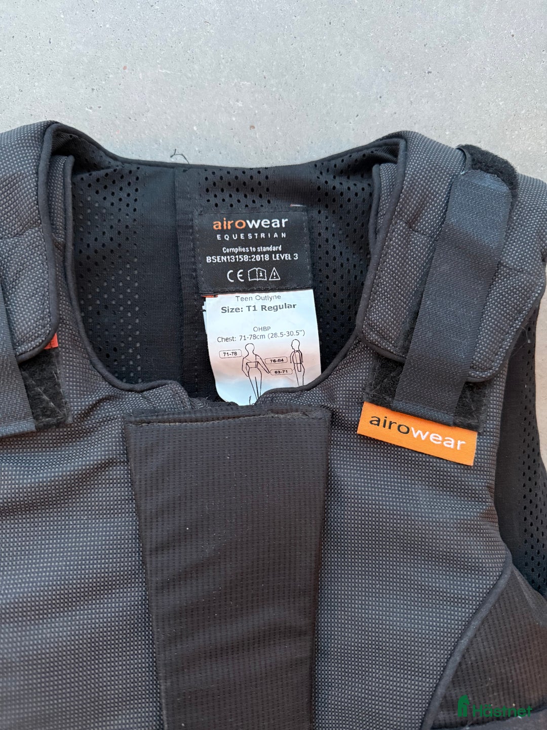 Säkerhetsvästar ryttarutrustning till salu: Airowear Teen Outlyne ridväst  i Umeå - Annons 2