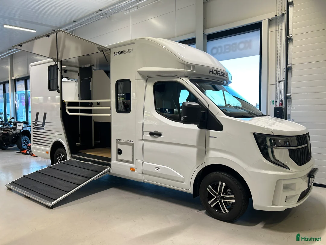 Hästlastbilar  fordon & transport till salu: Ume-light - Annons 1