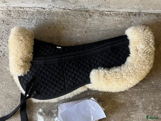 Sadeltillbehör hästutrustning till salu: inläggs fårpadd protector i Hajom - Annons 5