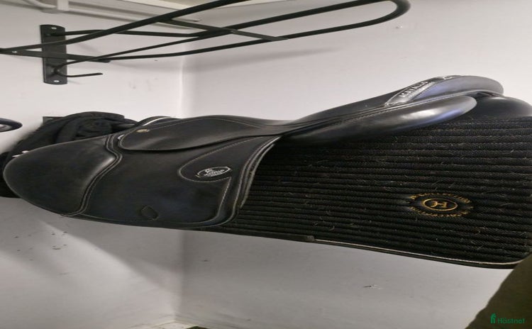 Sadlar hästutrustning till salu i Bro - Annons 6