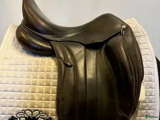 Sadlar hästutrustning Dressyrsadel Equipe Viktoria 17" i Uppsala - Annons 5
