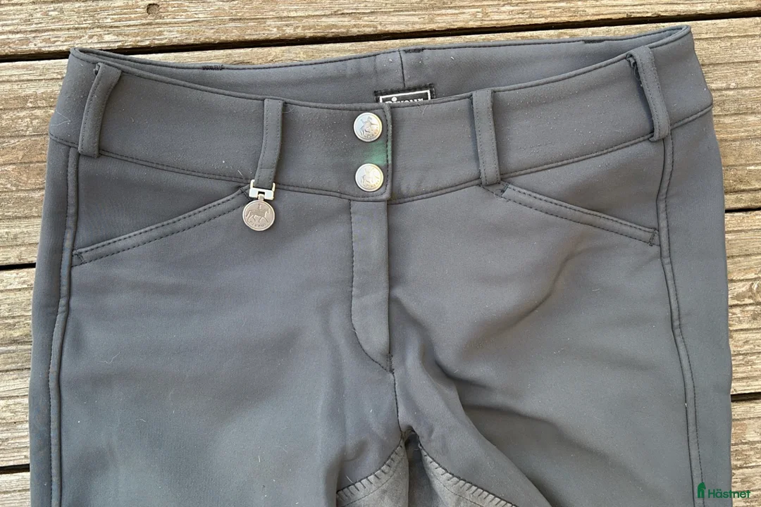 Ridbyxor ryttarutrustning till salu: Fodrade Pikeur ridbyxor i Vallentuna - Annons 2