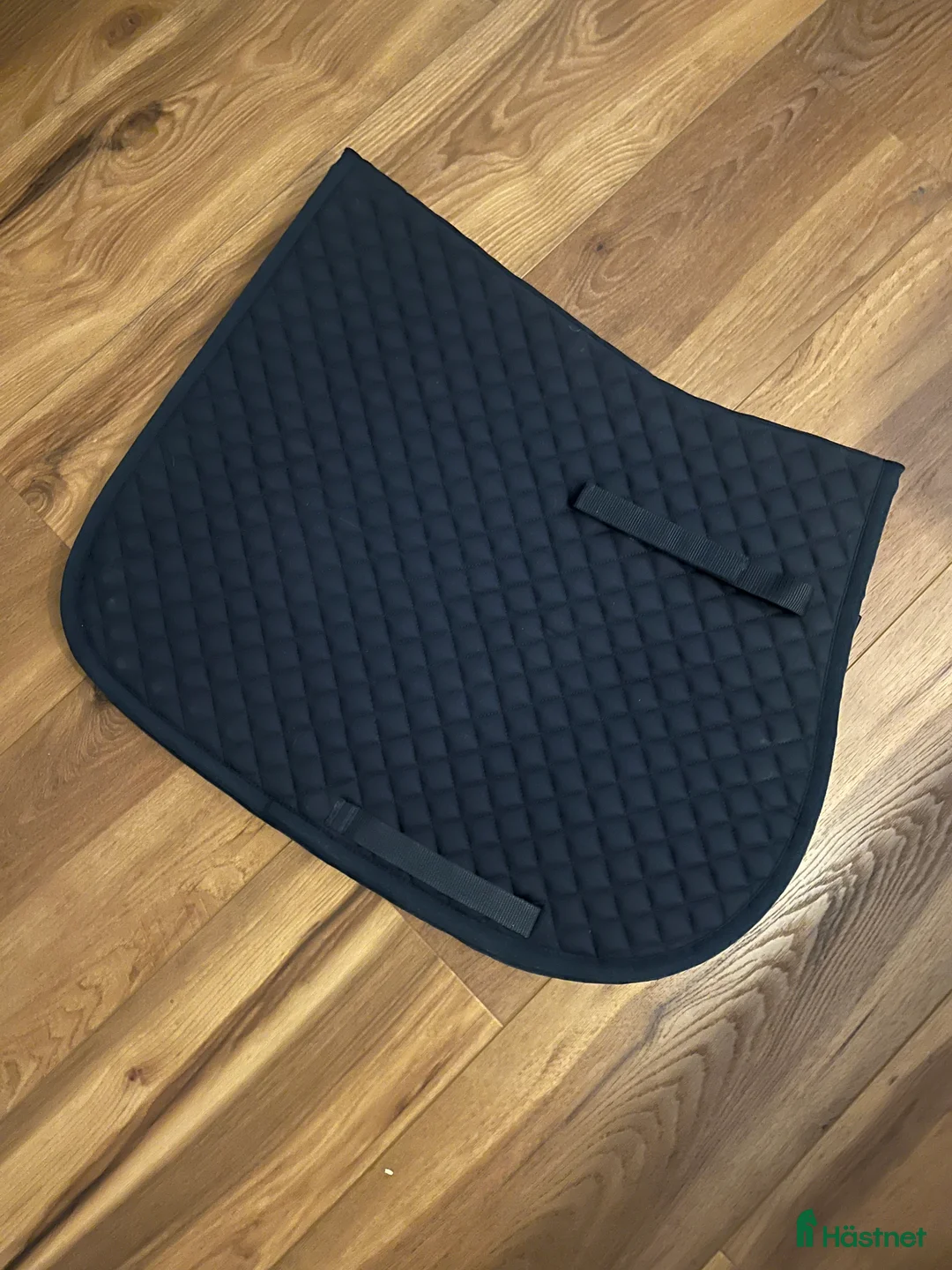 Schabrak & Vojlockar hästutrustning till salu: Helt nytt Fairfield schabrak marinblått  i Nyköping - Annons 3