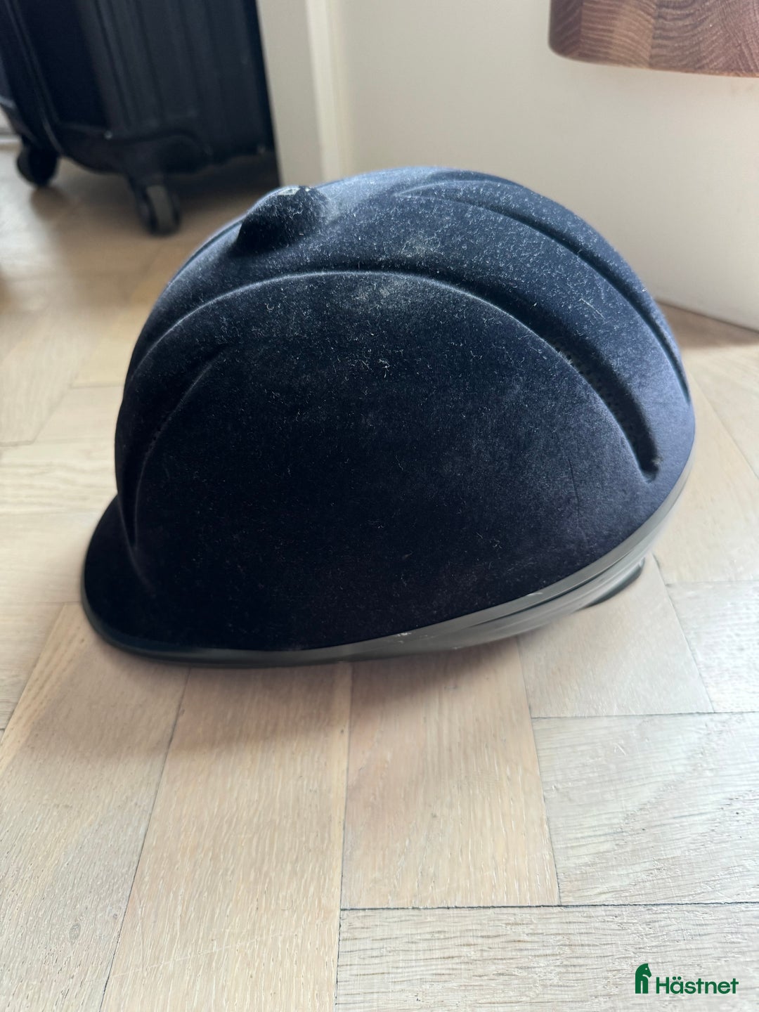 Hjälmar ryttarutrustning till salu: Ridhjälm, ridhjälmar i Stockholm - Annons 1