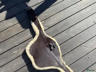 Sadeltillbehör hästutrustning Hoppgjord m. fårskinn från Santa Cruz - Annons 2