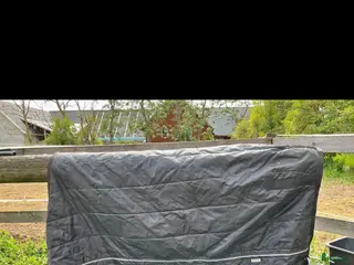 Täcken hästutrustning till salu: Hansbo liner 145 i Uppsala - Annons 2