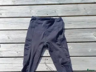 Ridbyxor ryttarutrustning till salu: Fina Uhip ridtights i mörk blå🌸 i Tanumshede - Annons 12