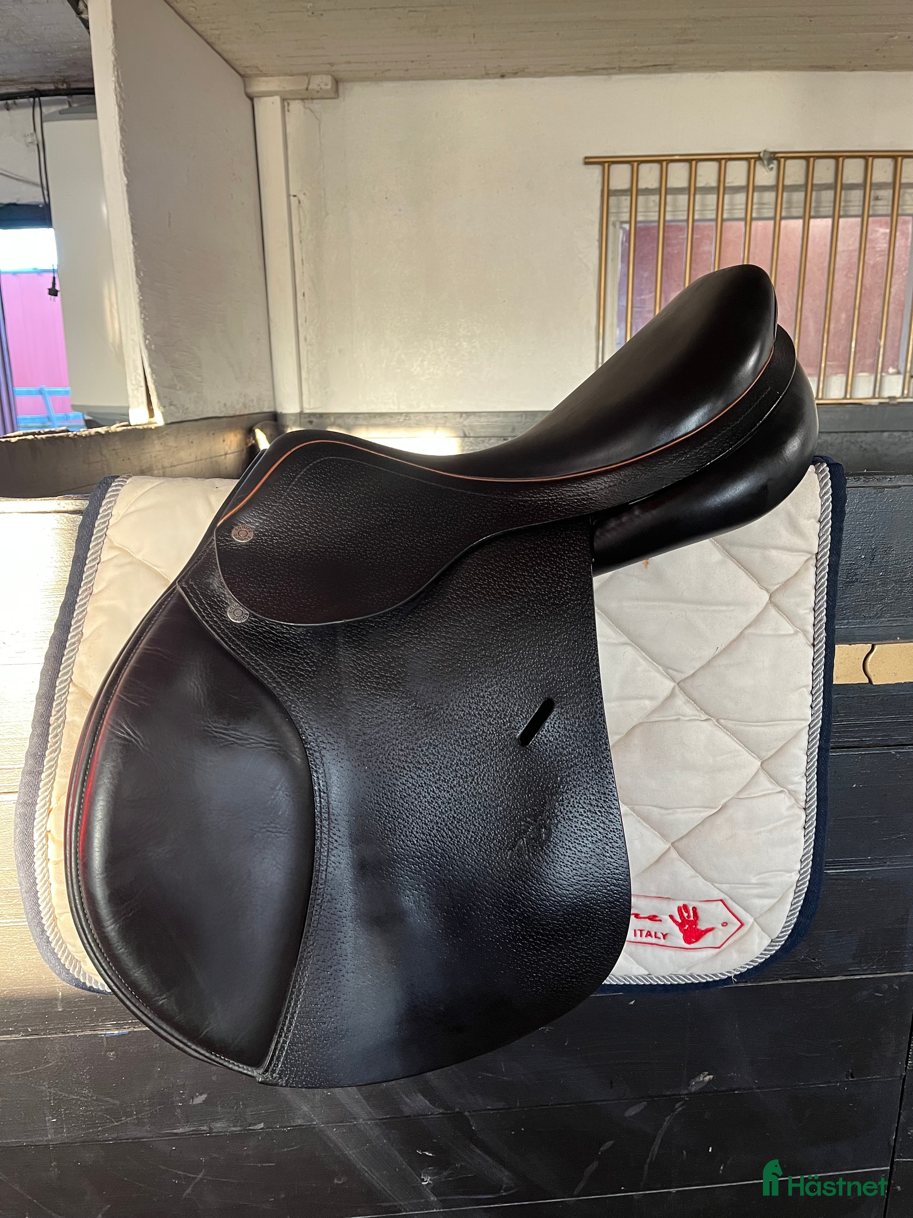 Sadlar hästutrustning Fin Equipe Linnea hoppsadel - Annons 14