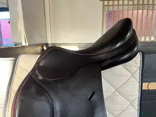 Sadlar hästutrustning Fin Equipe Linnea hoppsadel - Annons 14
