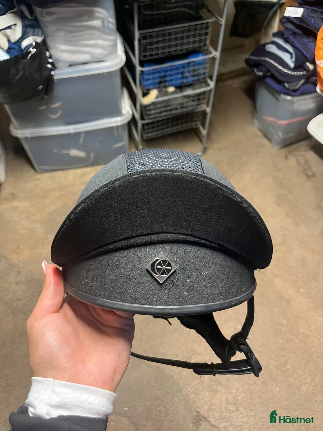 Hjälmar ryttarutrustning till salu: Fälttävlans hjälm i Lammhult - Annons 2