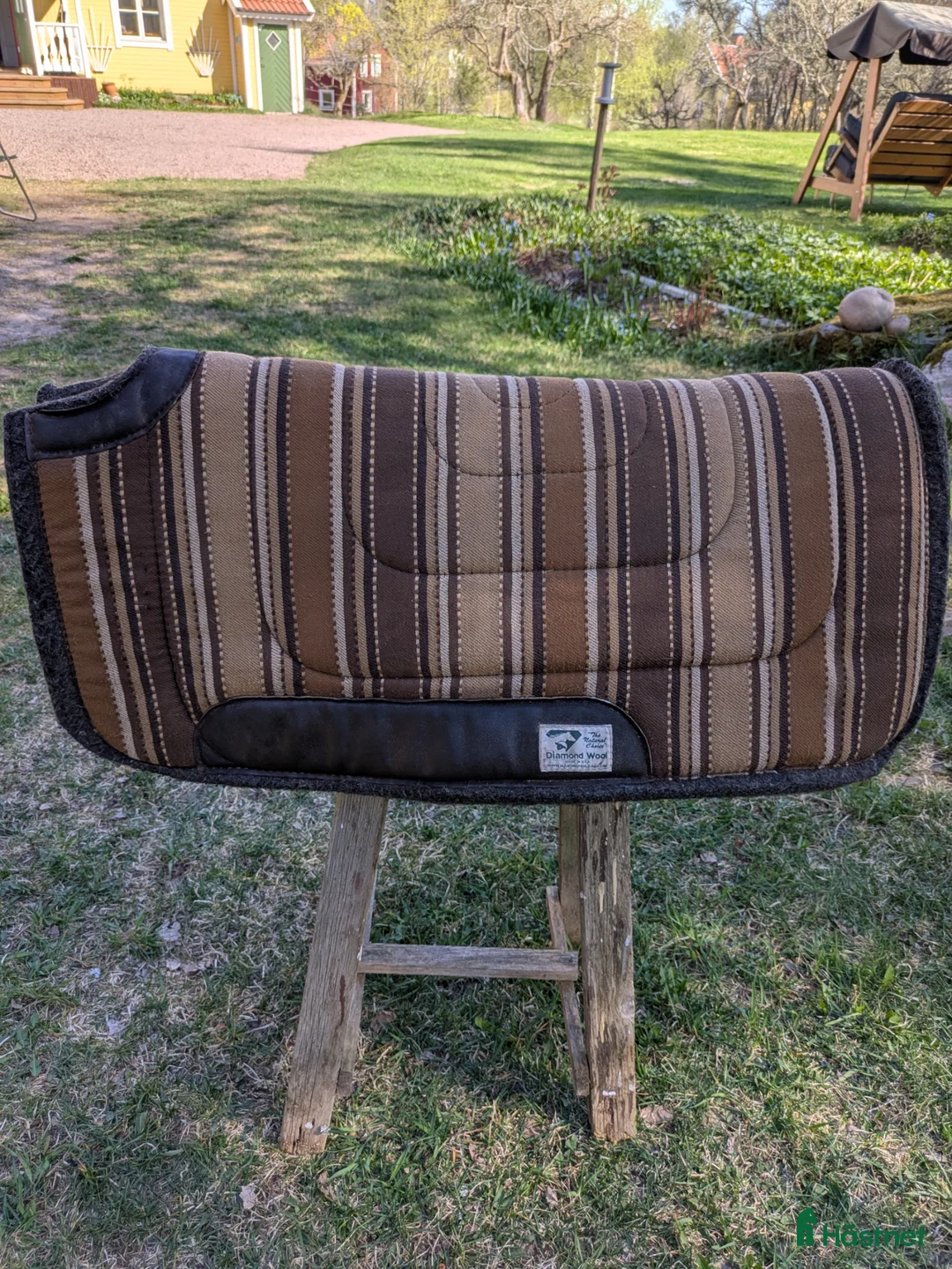Schabrak & Vojlockar hästutrustning till salu: Westernpad Diamond Wool - Annons 1