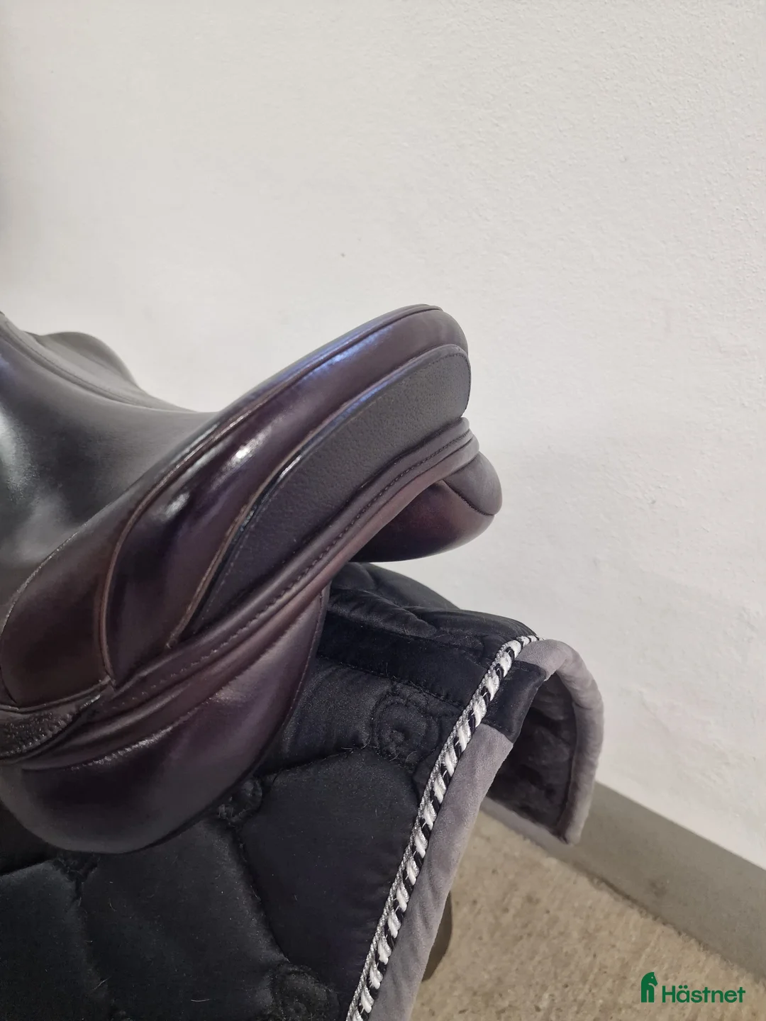 Sadlar hästutrustning till salu: Begagnade Kemnevallsadlar till salu hos ÅF i Höllviken - Annons 3