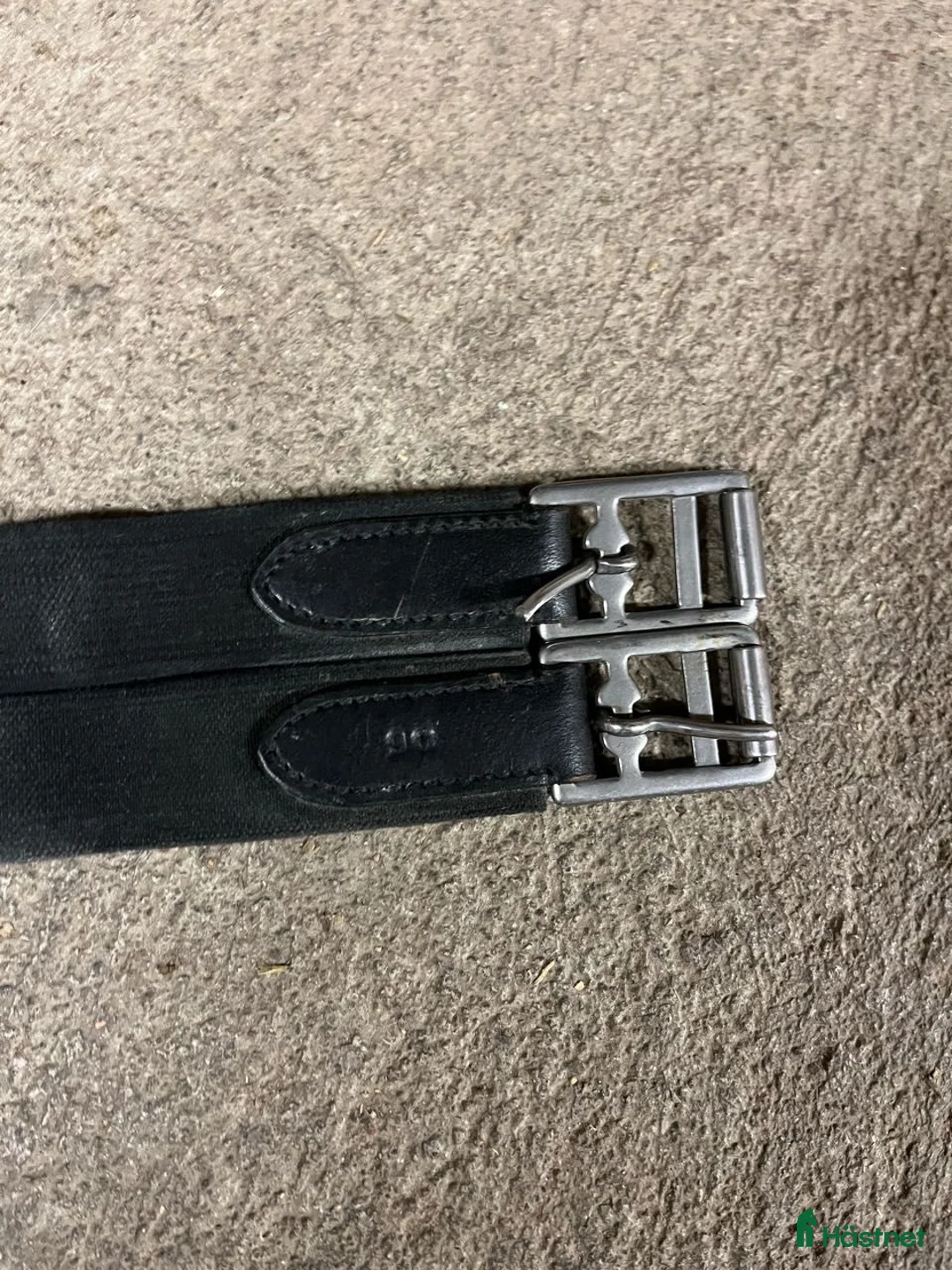 Sadeltillbehör hästutrustning till salu: Svart Magplatta 90cm i Botkyrka - Annons 1