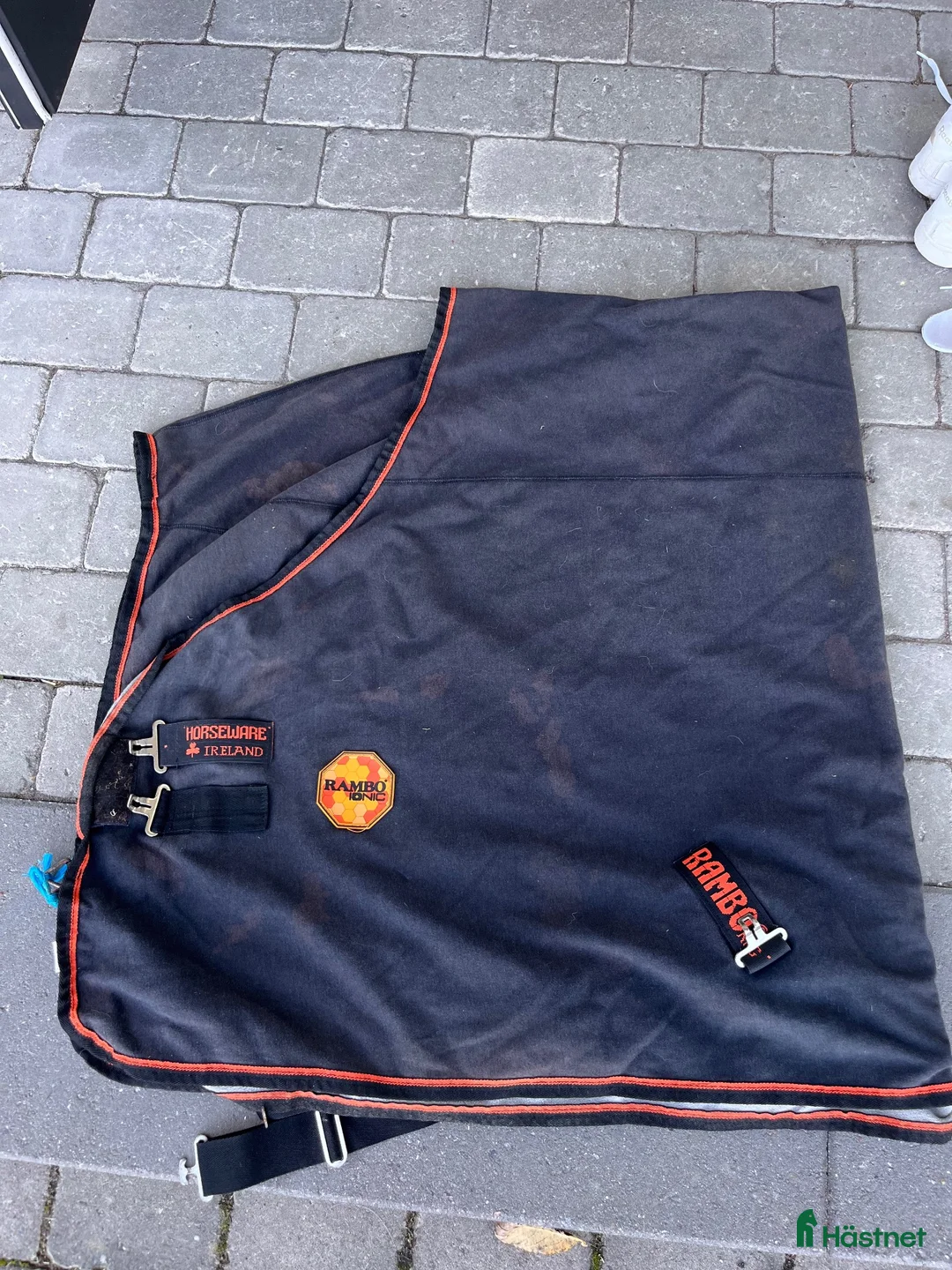 Täcken hästutrustning till salu: Horseware Rambo Ionic storlek 140 cm - Annons 1