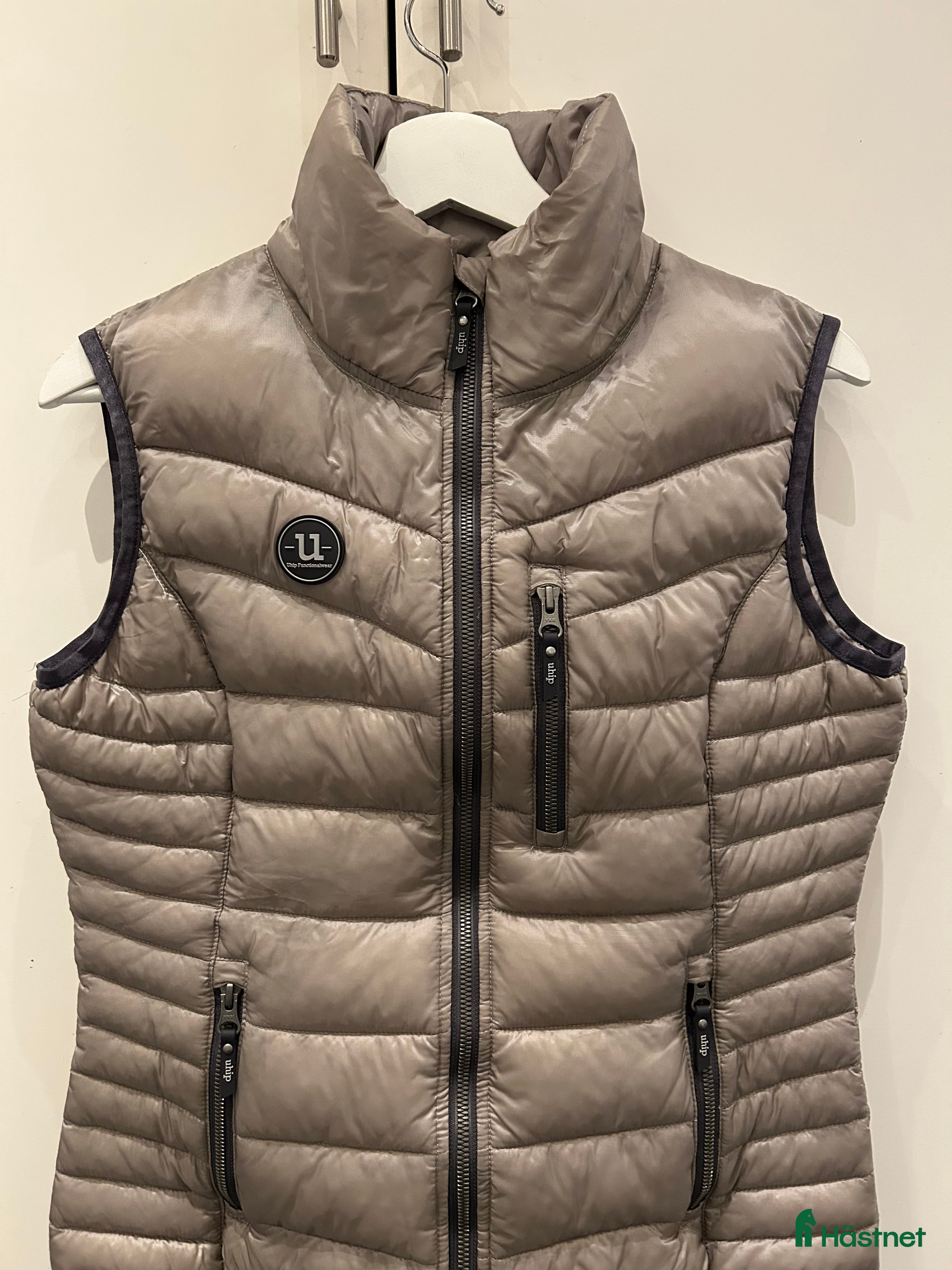 Jackor & Kavajer ryttarutrustning till salu: Ny Uhip Väst 365 - Annons 2