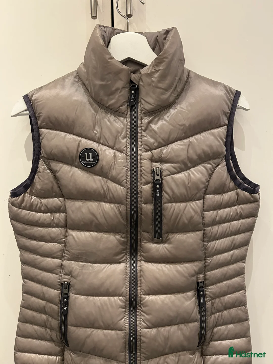 Jackor & Kavajer ryttarutrustning till salu: Ny Uhip Väst 365 - Annons 1