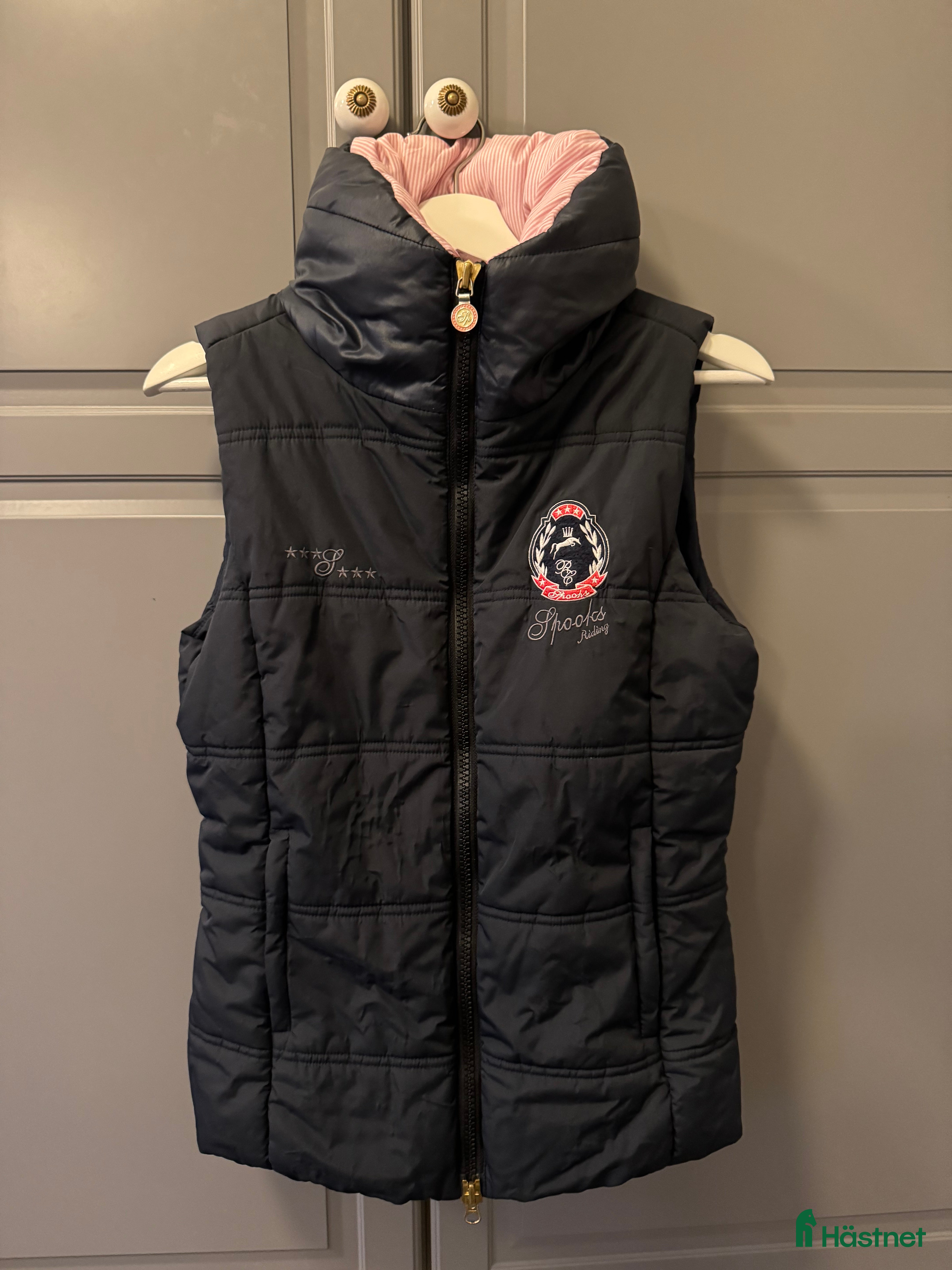 Övrigt Ridkläder ryttarutrustning till salu: Spooks väst marinblå i Emmaboda - Annons 9