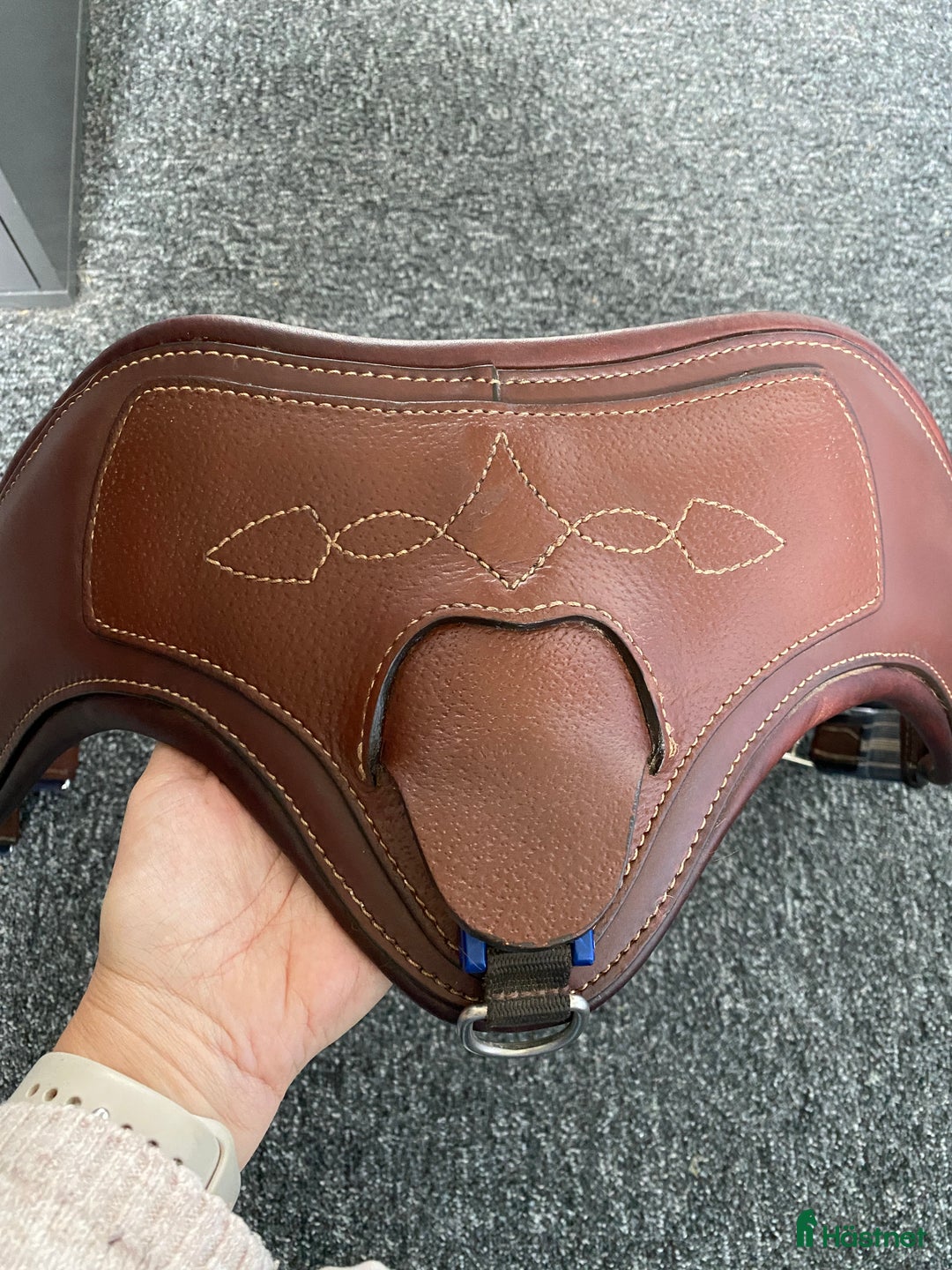 Sadeltillbehör hästutrustning till salu: Antarès anatomisk sadelgjord i Jämjö - Annons 2