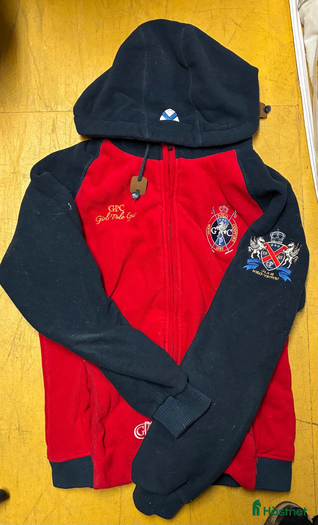 Övrigt Ridkläder ryttarutrustning till salu: Hv polo tröja  i Stockholm - Annons 1