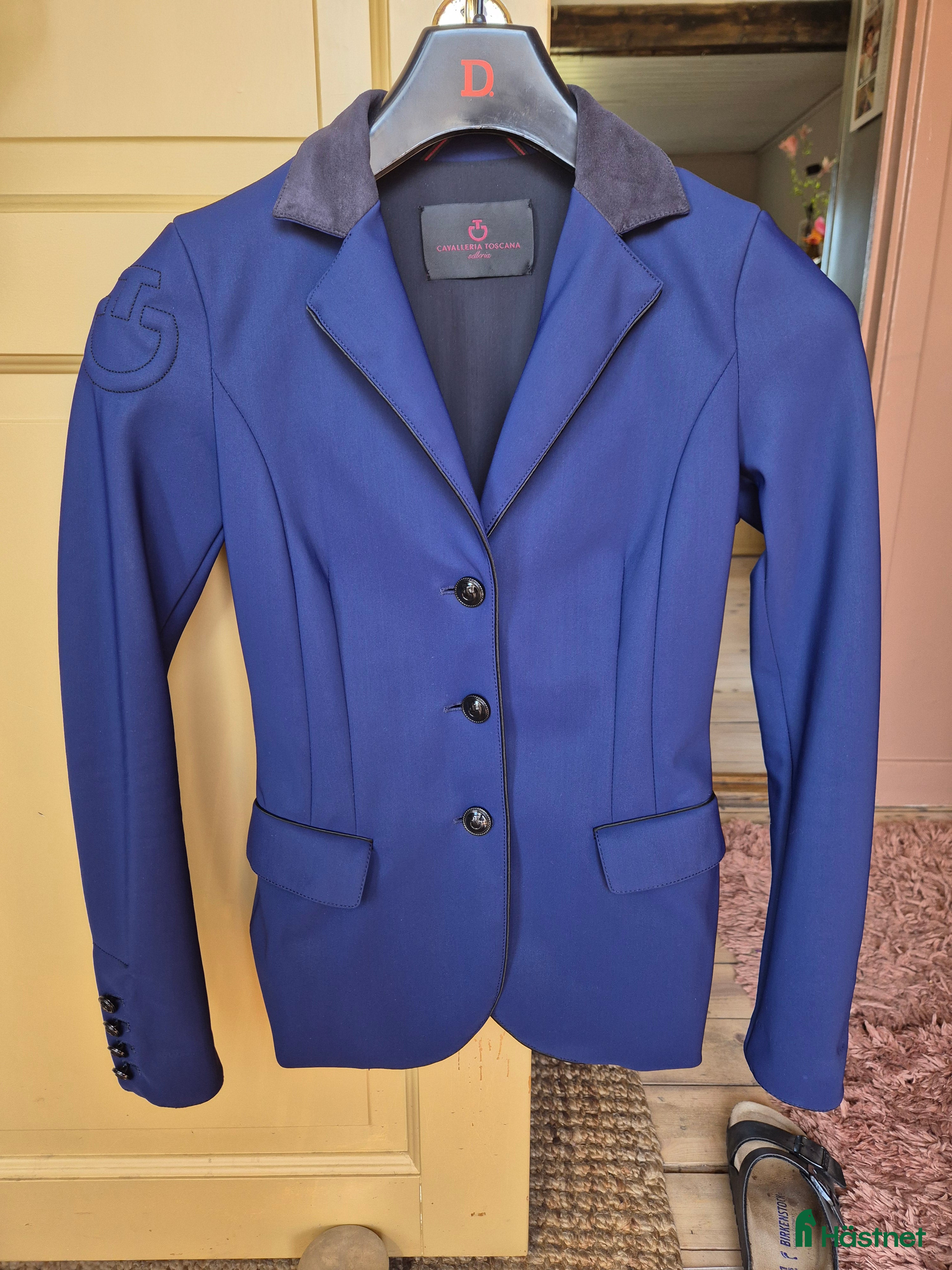 Jackor & Kavajer ryttarutrustning till salu: Toscana kavaj i Sölvesborg - Annons 4