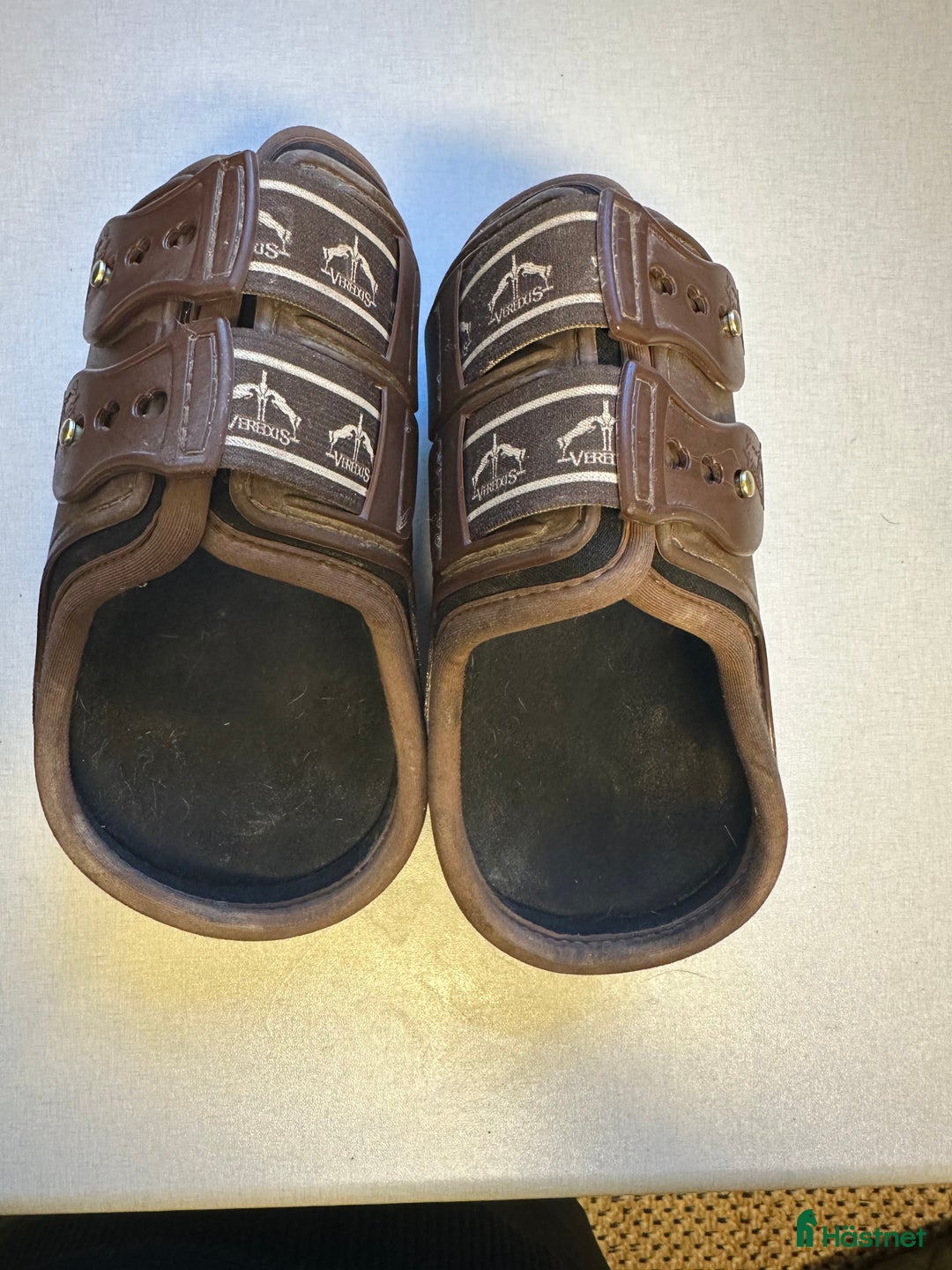 Benskydd hästutrustning till salu: Veredus skydd i Uppsala - Annons 2