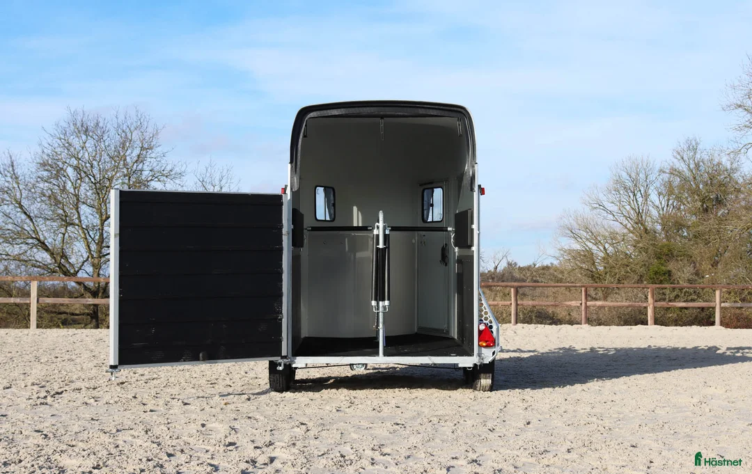 Hästtransporter  fordon & transport till salu: Ny - mycket hästtransport för pengarna i Löderup - Annons 6