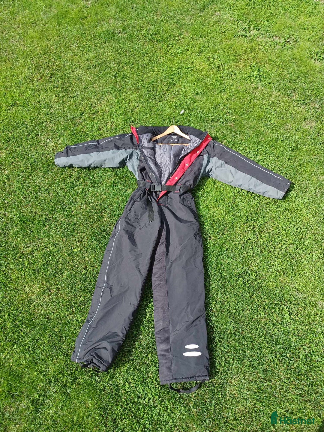 Övrigt Ridkläder ryttarutrustning till salu: Ridoverall CRW, Stl L i Nyköping - Annons 1