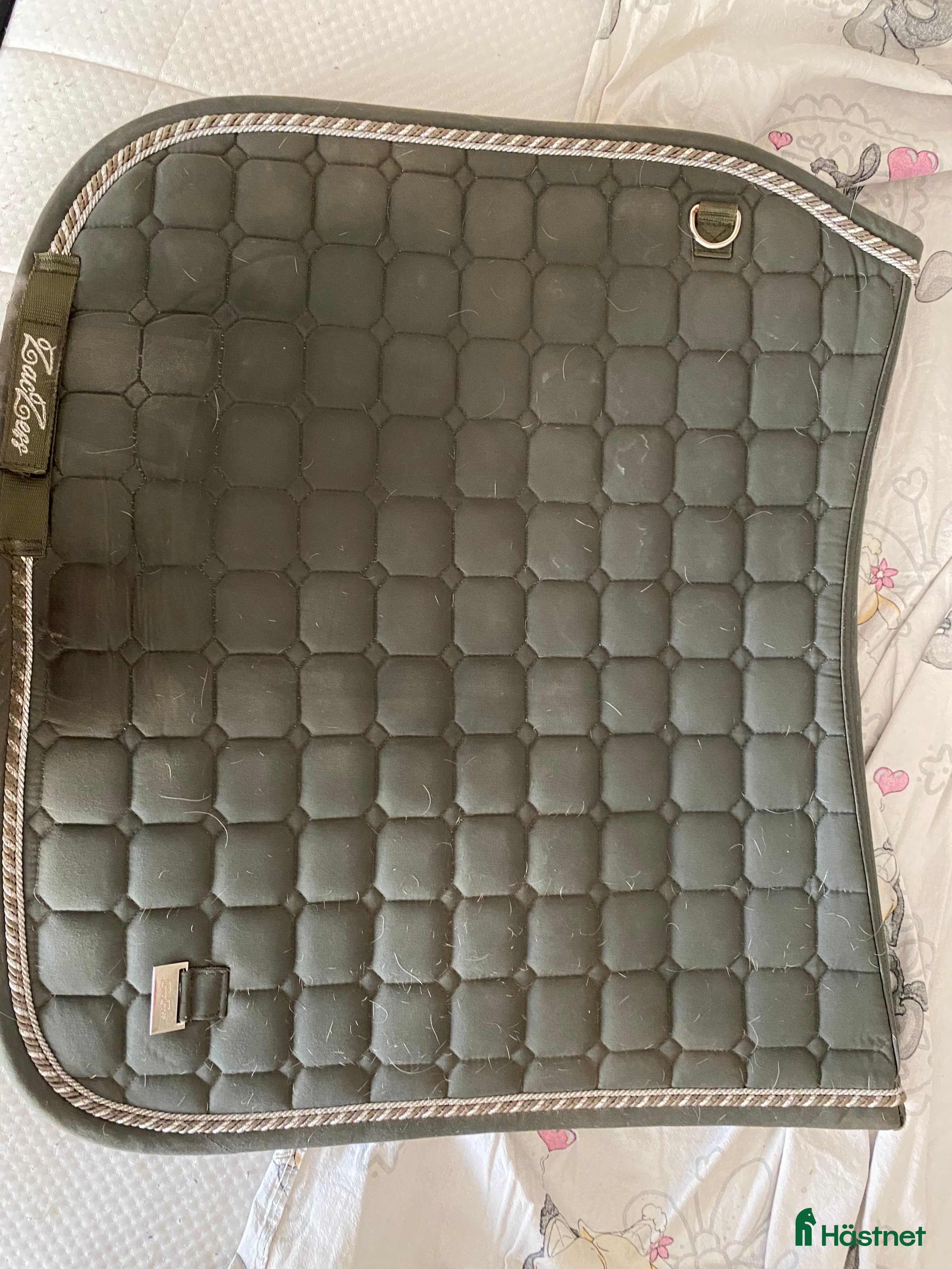 Schabrak & Vojlockar hästutrustning till salu: Dressyrschabrak i Pålsboda - Annons 3