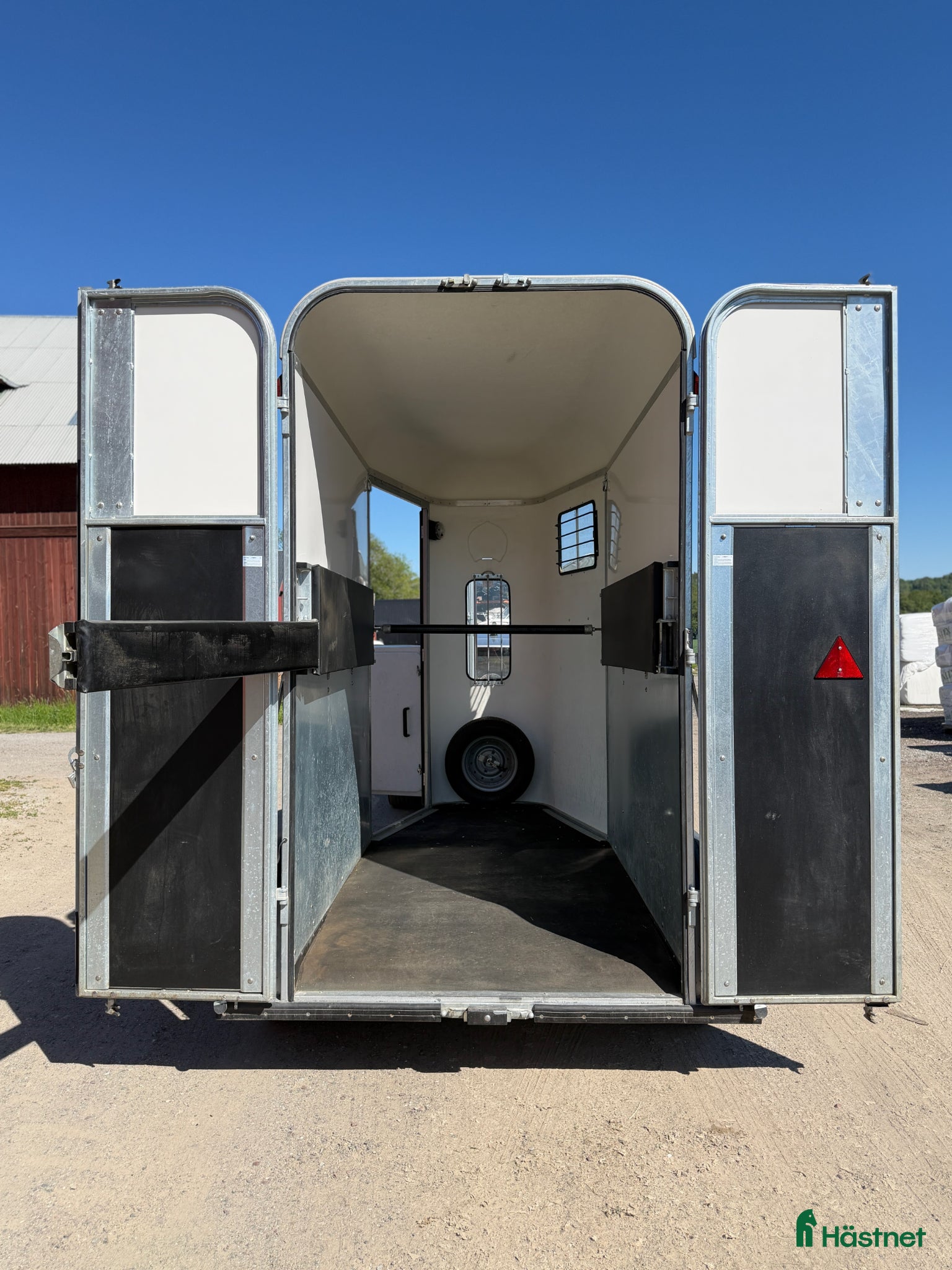 Hästtransporter  fordon & transport till salu: Fautras JMS 2020 med Aidsystem - Annons 1