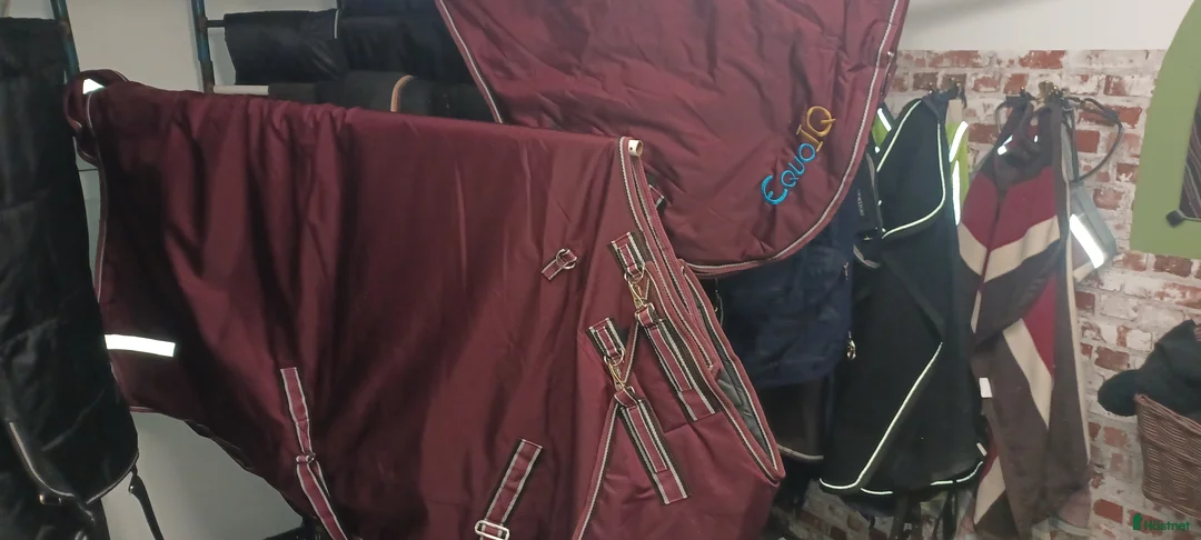 Täcken hästutrustning till salu: Vintertäcke 200g stl 125 - Annons 1