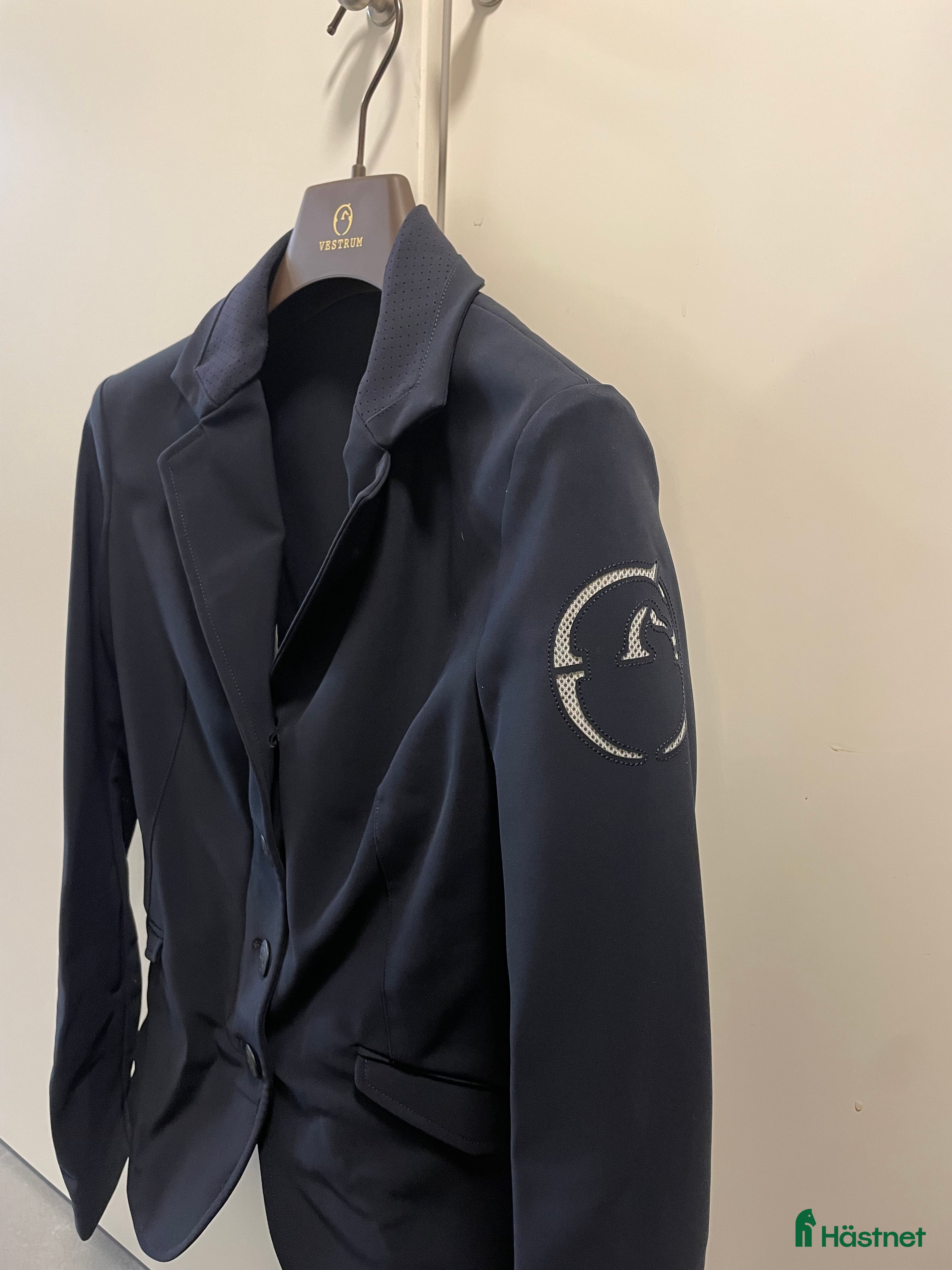 Jackor & Kavajer ryttarutrustning till salu: Kavaj i Göteborg - Annons 24