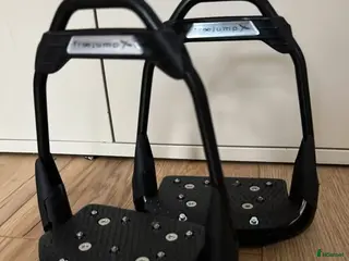 Stigbyglar hästutrustning Freejump Air Nya! - Annons 5