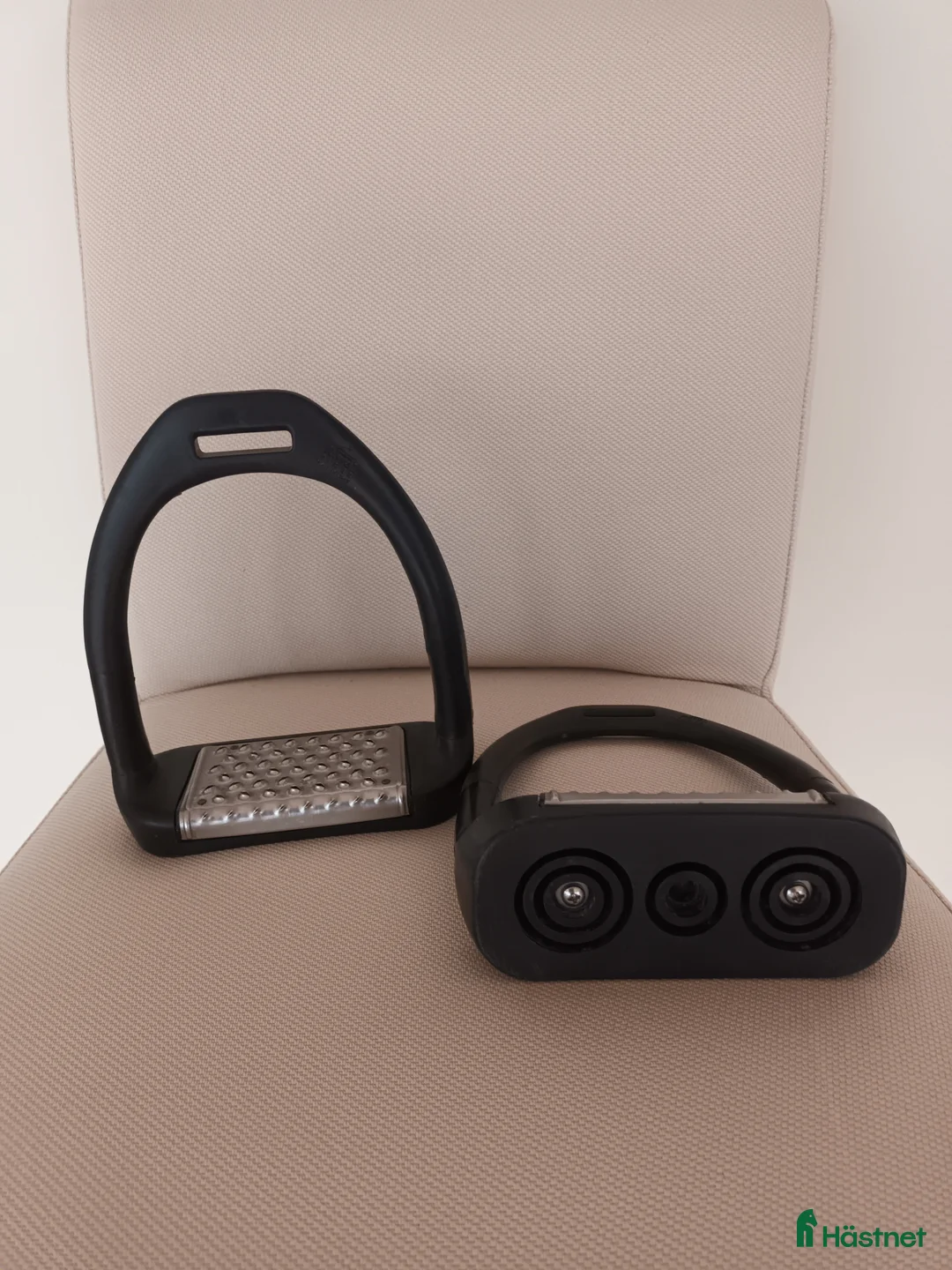 Stigbyglar hästutrustning till salu: Equipe stigbyglar - Annons 3