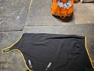 Täcken hästutrustning till salu: Rambo walker i Hortlax - Annons 1