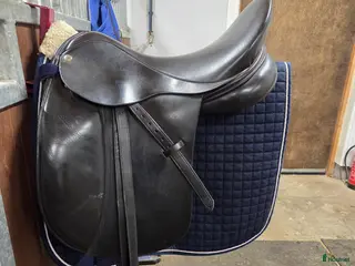 Sadlar hästutrustning Frank Baines dressyrsadel - Annons 6