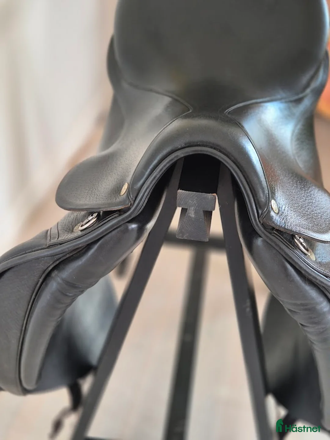 Sadlar hästutrustning till salu: Dressyrsadel i Färjestaden - Annons 4