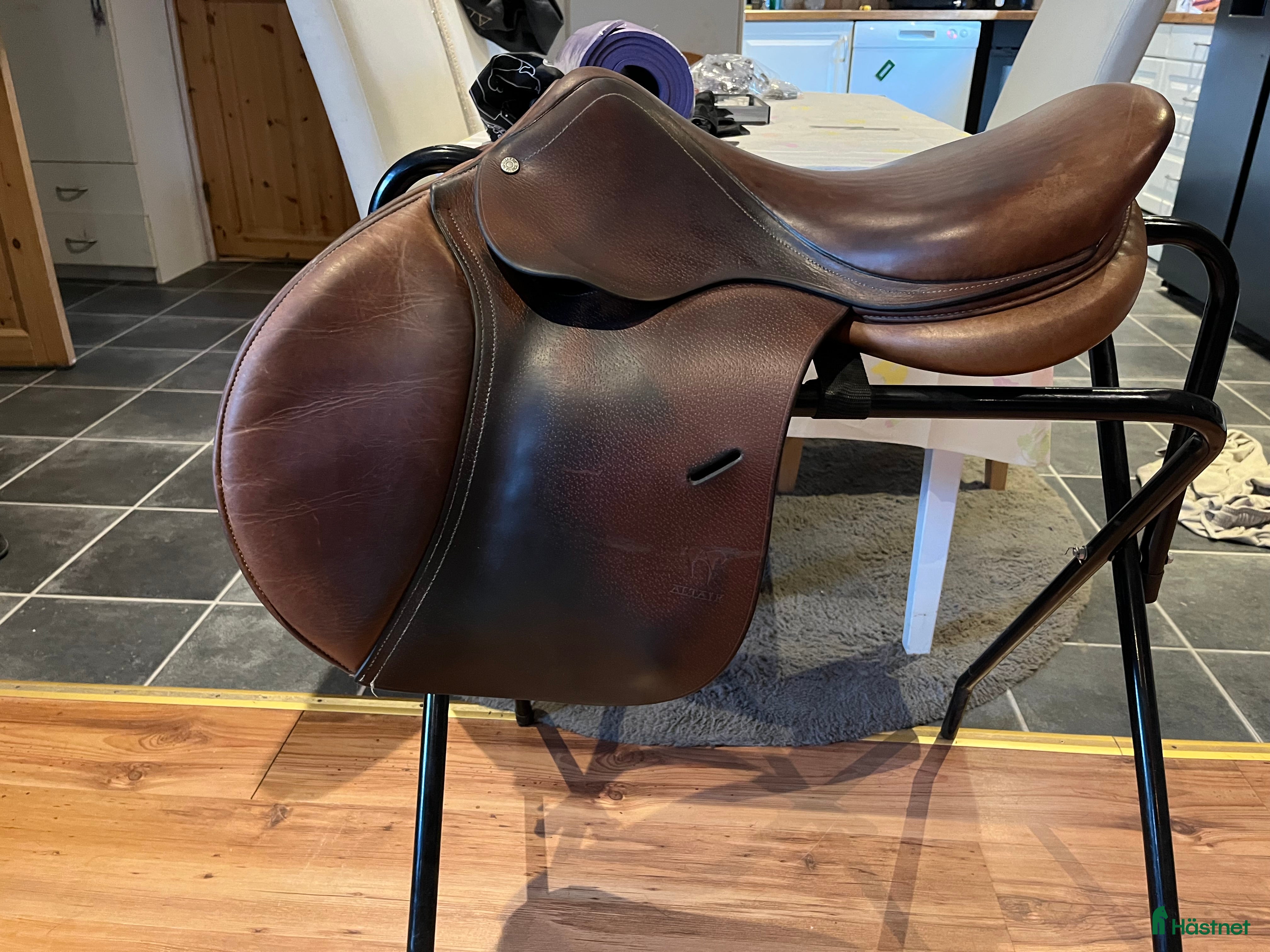 Sadlar hästutrustning till salu: Antares sellier de france  i Huddinge - Annons 2