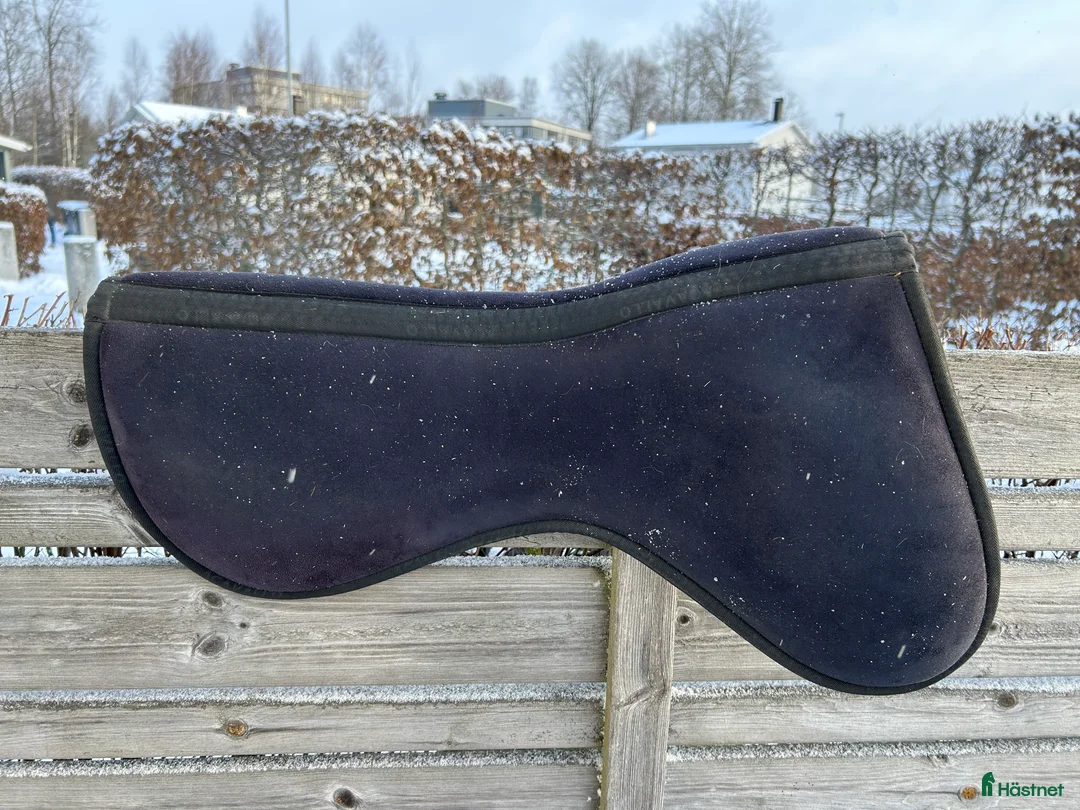 Sadeltillbehör hästutrustning till salu: Acavallo memory foam pad M i Älmhult - Annons 2