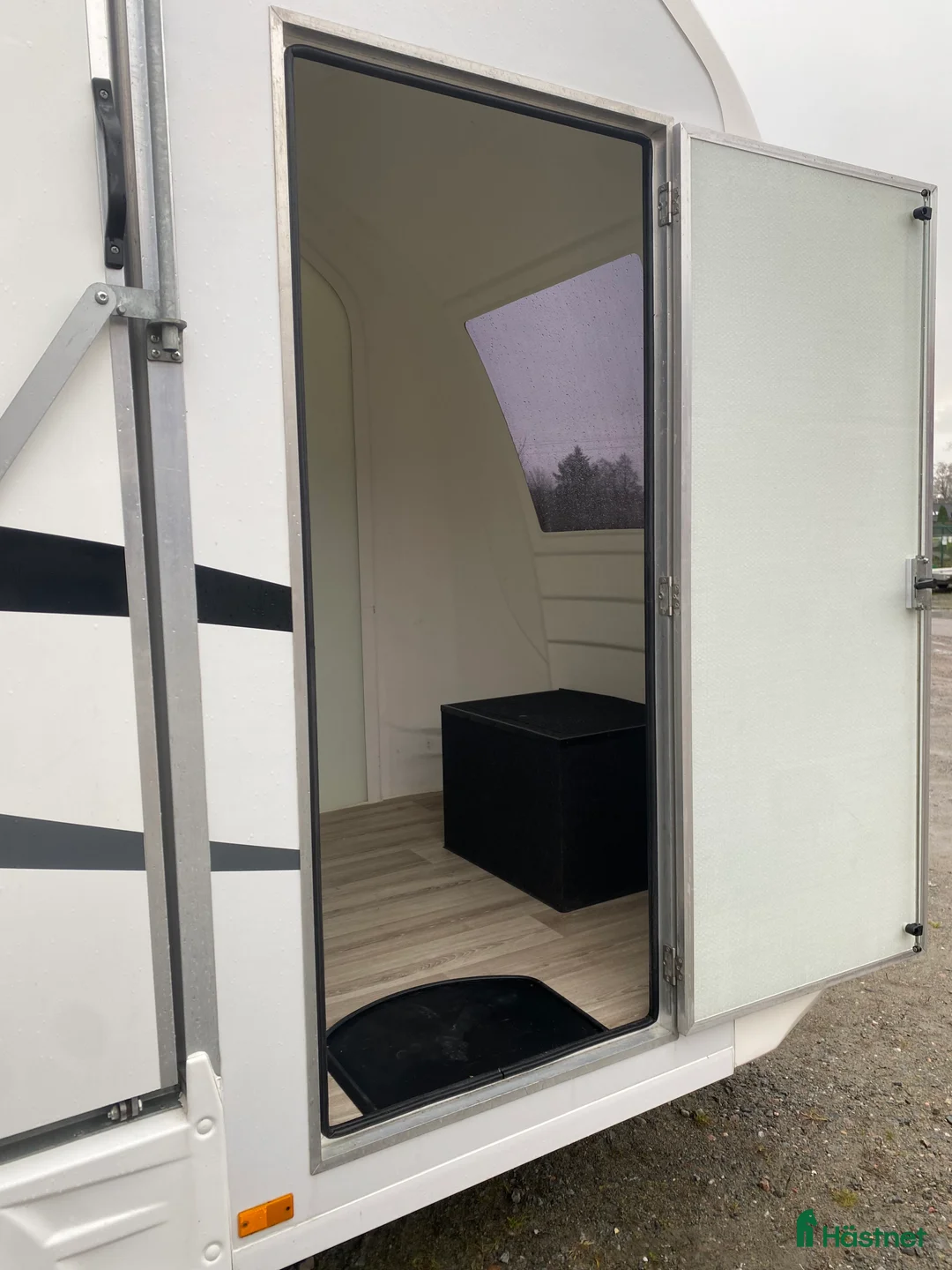 Hästtransporter  fordon & transport till salu: Superfin Equitrek sidolastning -20 i Ytterby - Annons 4