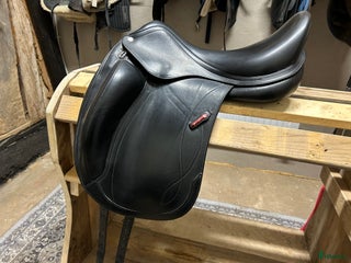 Sadlar hästutrustning till salu: Fin Equipe Olympia i Hallstahammar - Annons 5