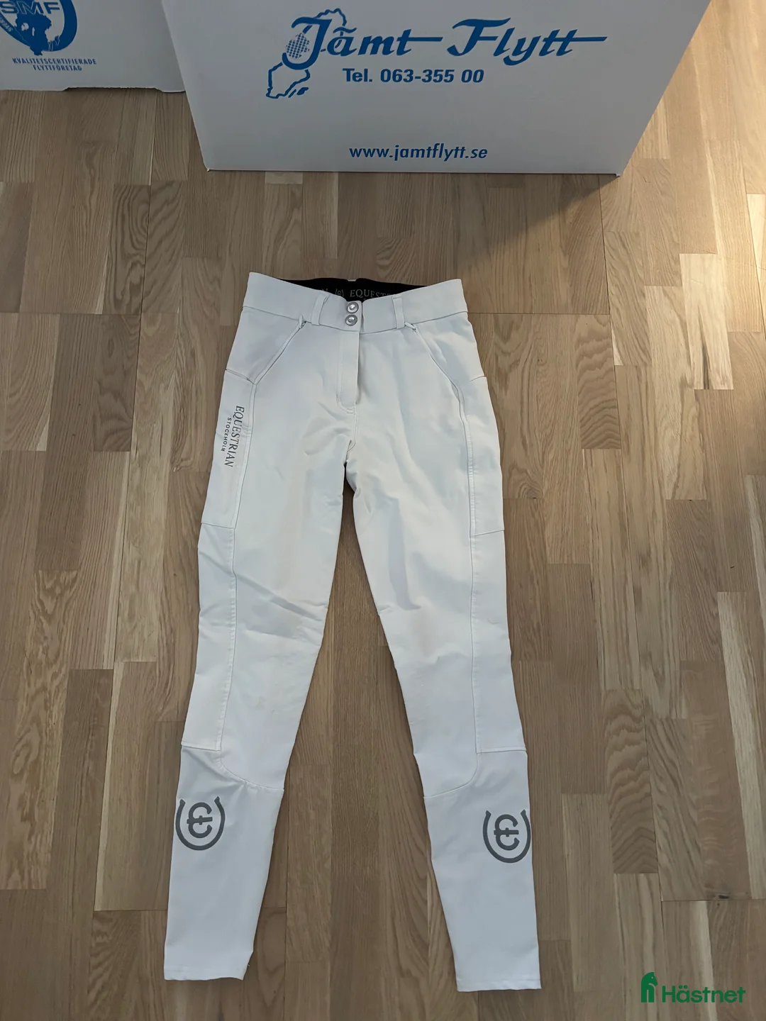 Ridbyxor ryttarutrustning till salu: Vita Equestrianstockholm ridbyxor  i Markaryd - Annons 1