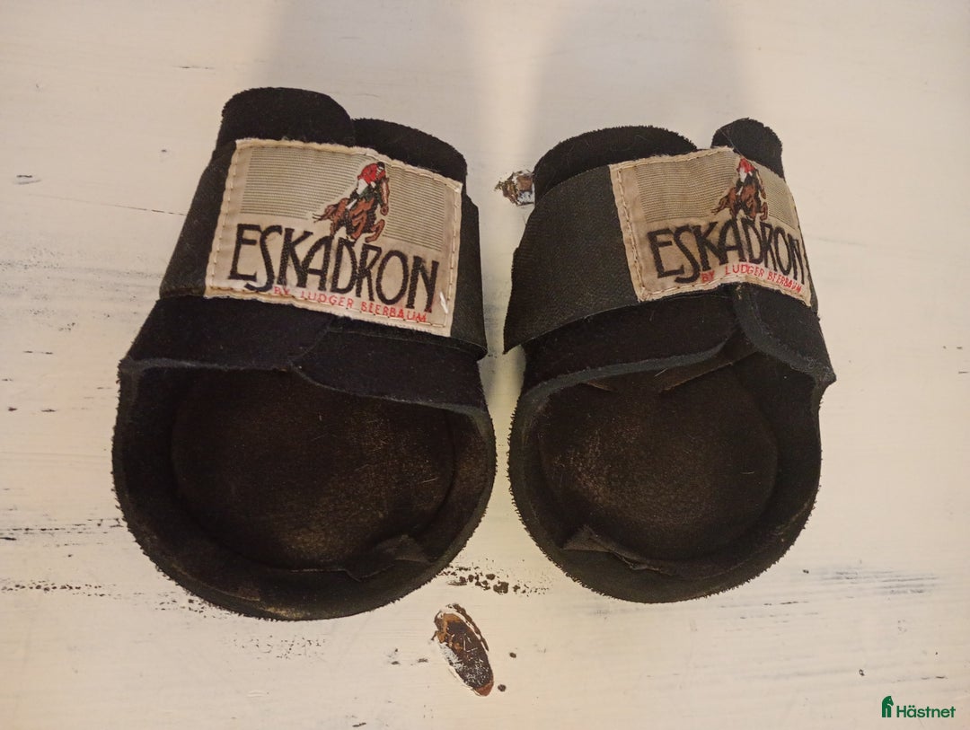 Benskydd hästutrustning till salu: Eskadron bakbenskydd  i Strömstad - Annons 2